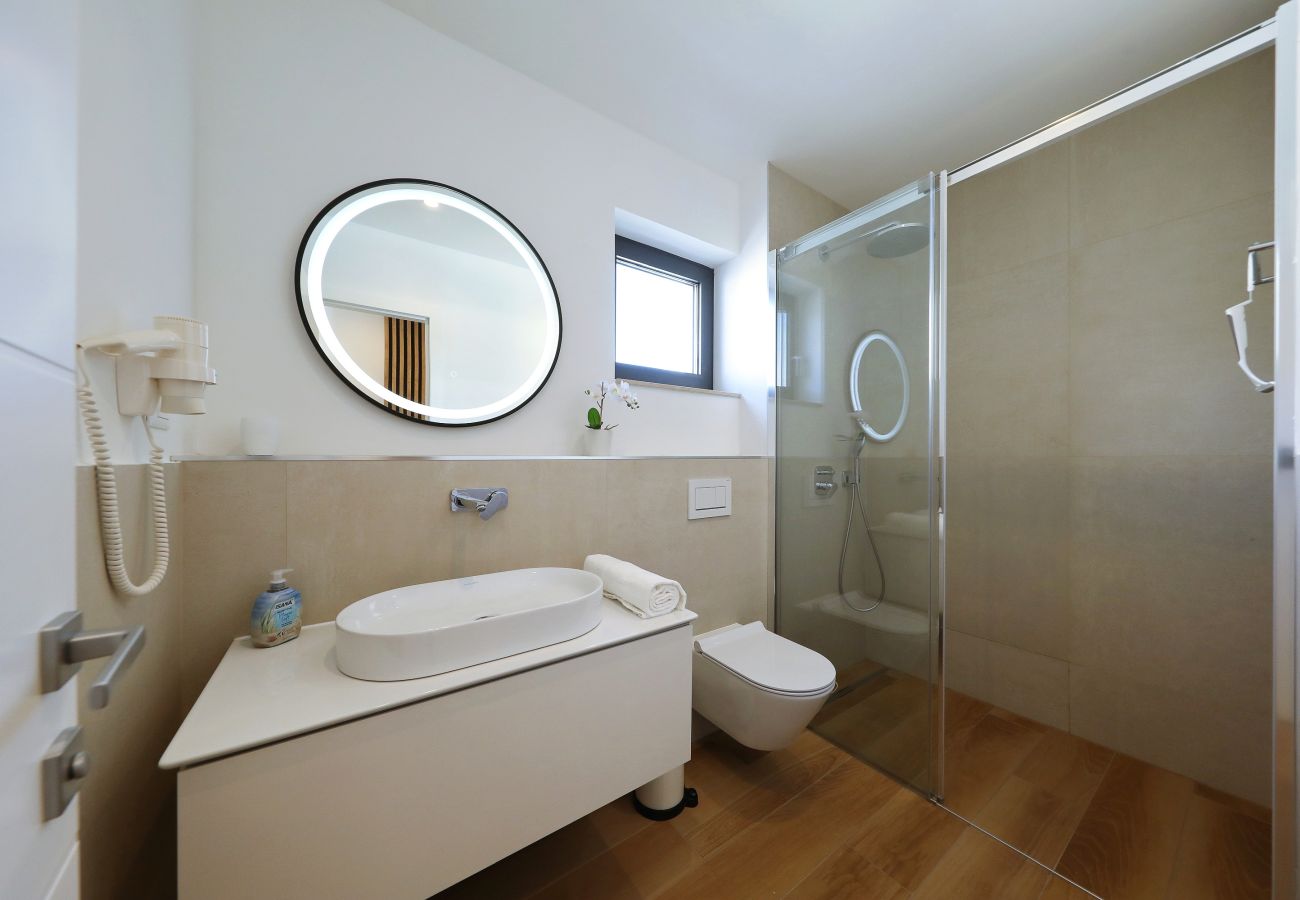 Apartment in Marina - Apartment Mentis with Sea View
