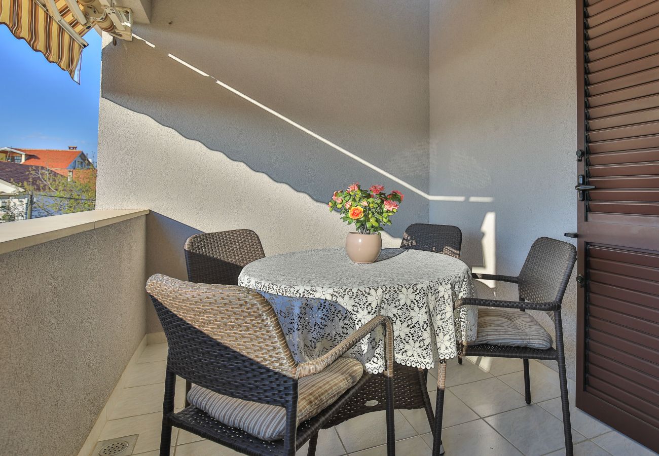 Apartment in Zadar - Apartment Marinko No.4 near SC Višnjik
