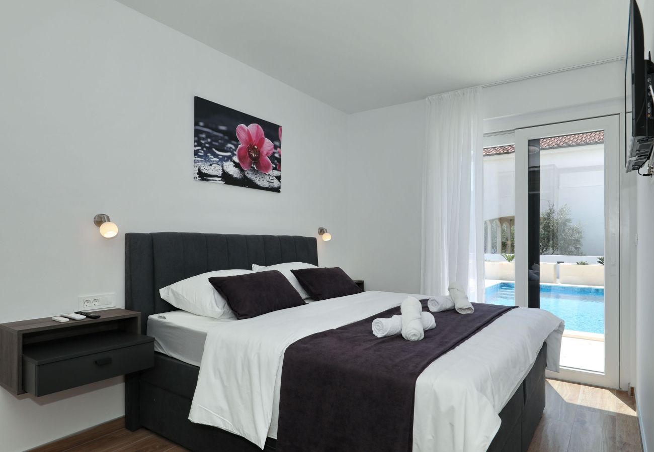 Villa in Vir - Villa Mariva with Heated Pool