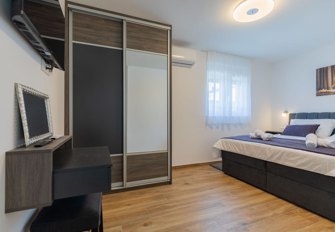 Villa in Vir - Villa Mariva with Heated Pool