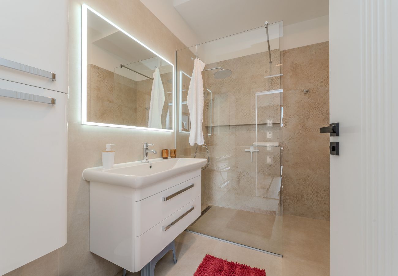 House in Ražanac - Holiday Home Pecora Nera with Pool
