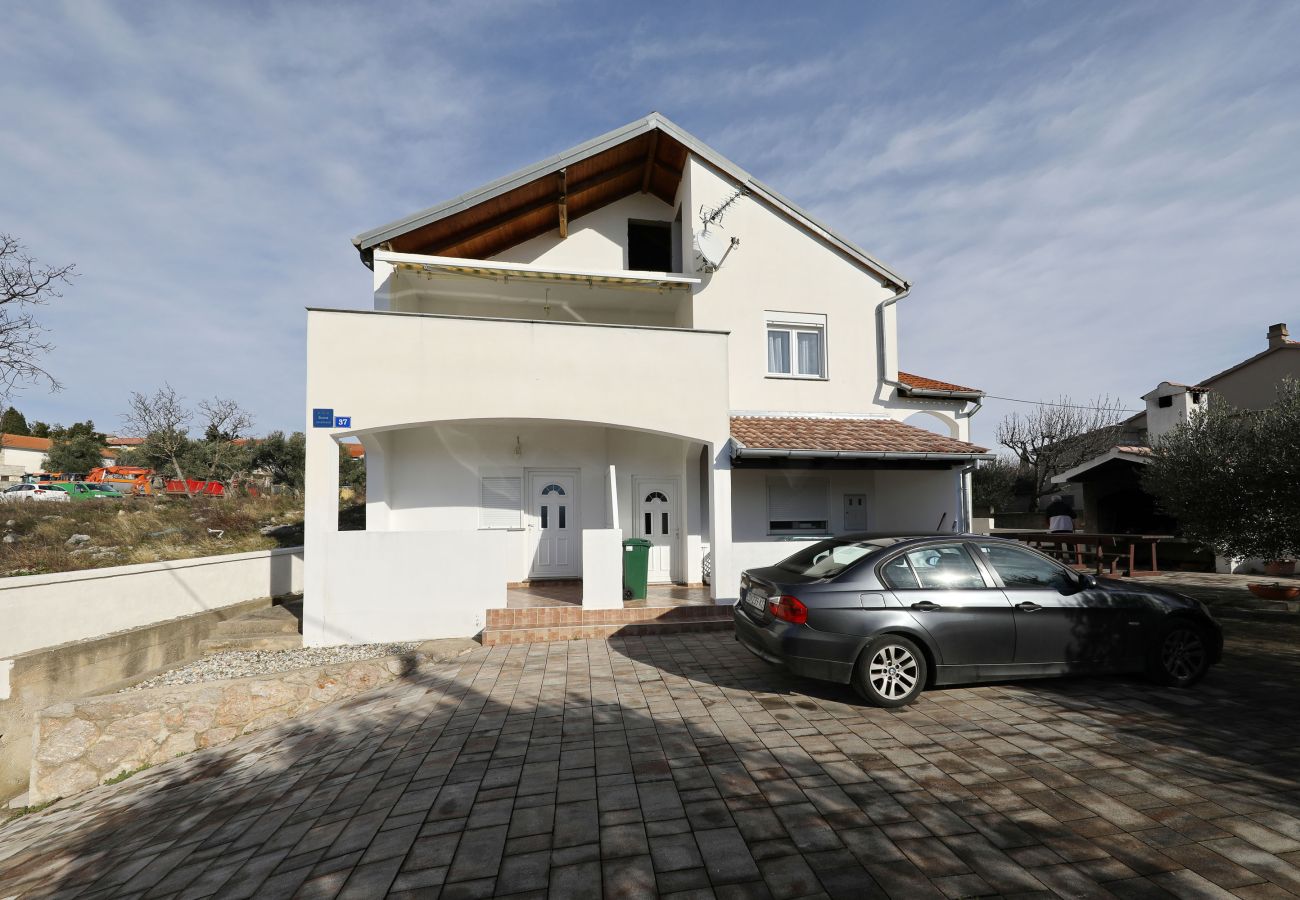 Apartment in Maslenica - Apartment Filip with Sea View and balcony