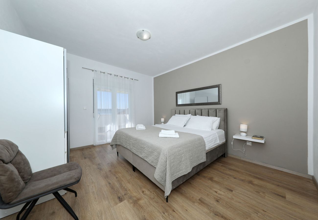 Apartment in Maslenica - Apartment Filip with Sea View and balcony