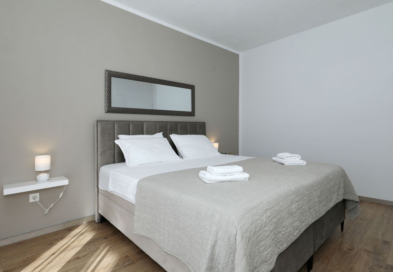 Apartment in Maslenica - Apartment Filip with Sea View and balcony