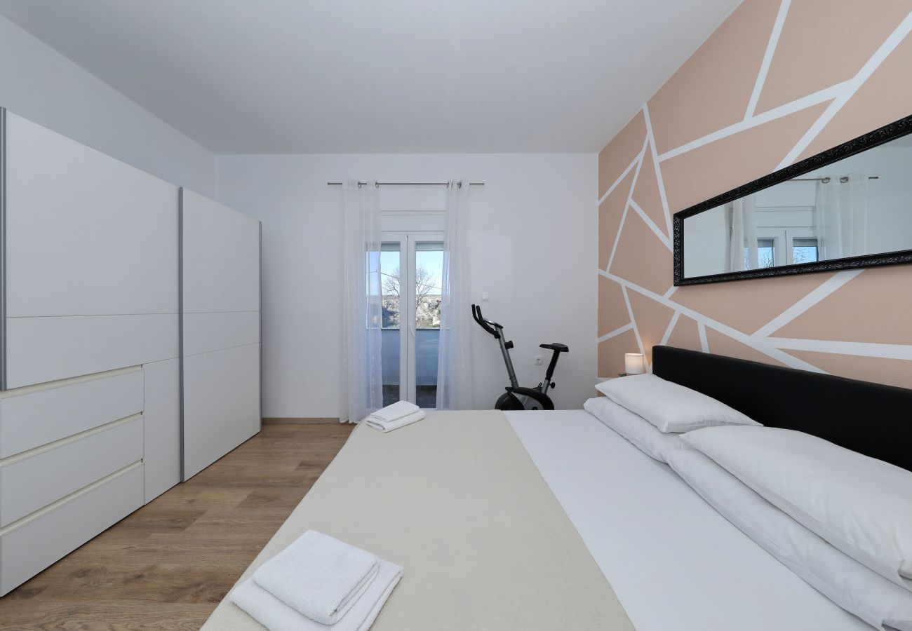 Apartment in Maslenica - Apartment Filip with Sea View and balcony