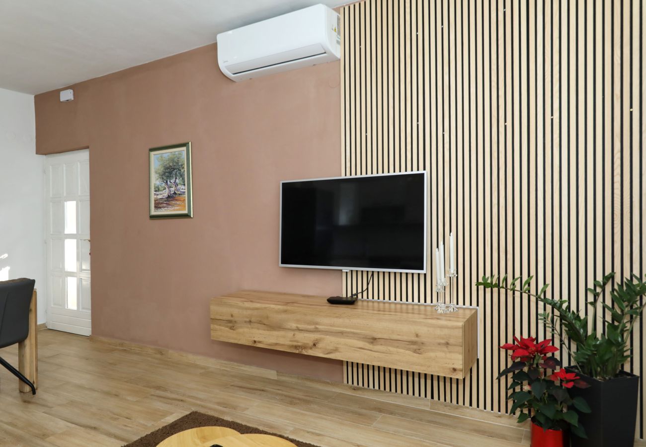 Apartment in Maslenica - Apartment Filip with Sea View and balcony