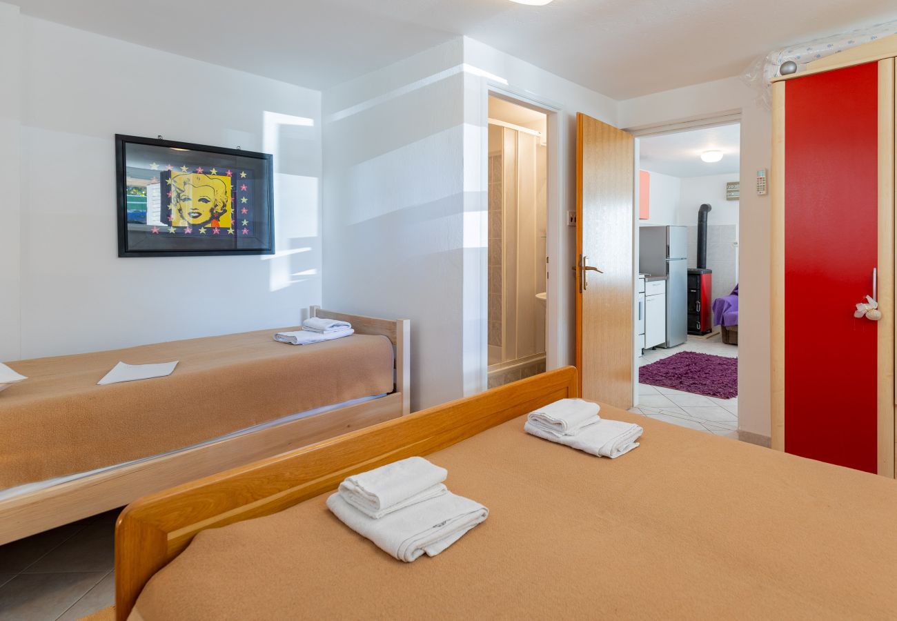 Apartment in Starigrad - Apartment Tinka No.1 near the beach