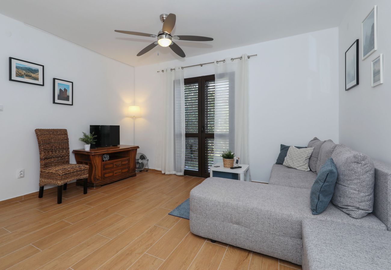Studio in Starigrad - Studio Hibis 1 near the Beach