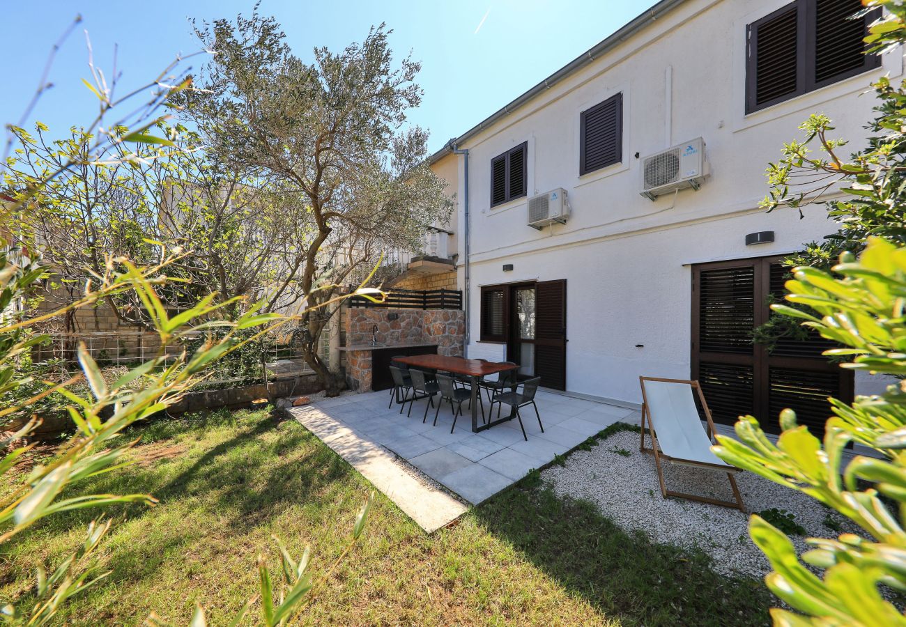 Studio in Starigrad - Studio Hibis 1 near the Beach