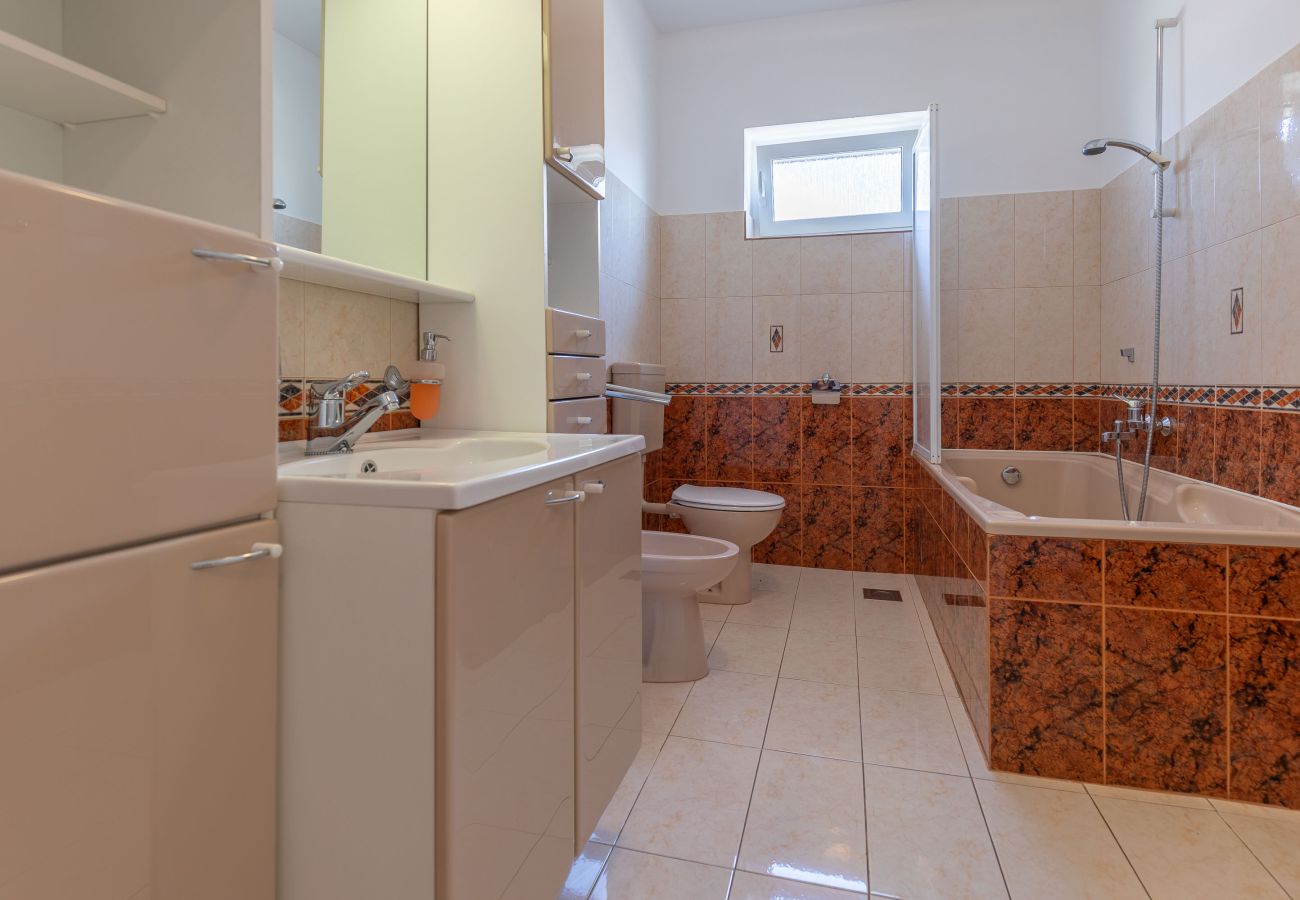 Apartment in Zadar - Apartment Marinko No.3 near SC Višnjik