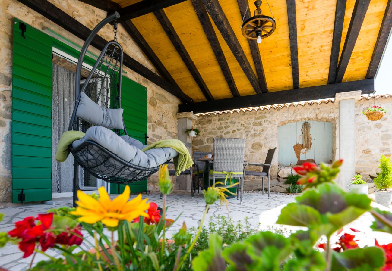 House in Ražanac - Stone House Jovraz with Hot Tub
