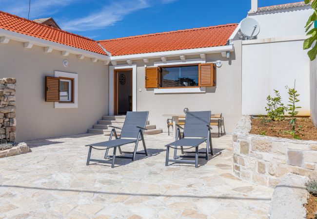 House in Ražanac - Holiday Home Fortica with Sea View