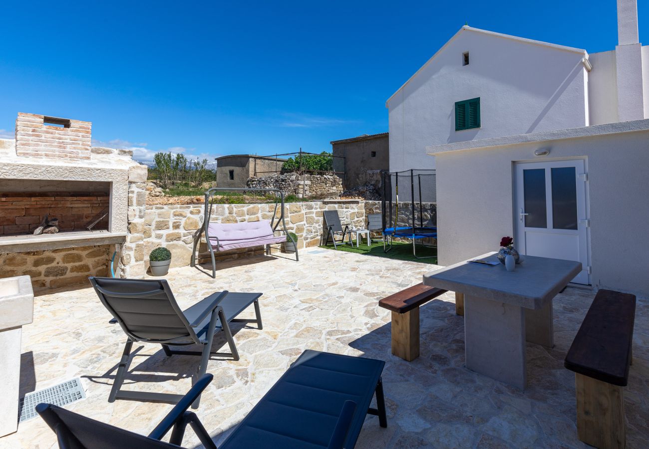 House in Ražanac - Holiday Home Fortica with Sea View