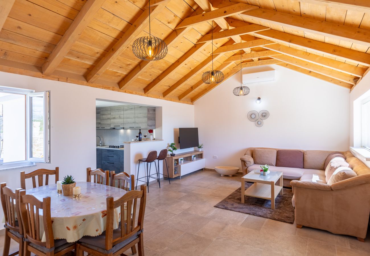House in Ražanac - Holiday Home Fortica with Sea View