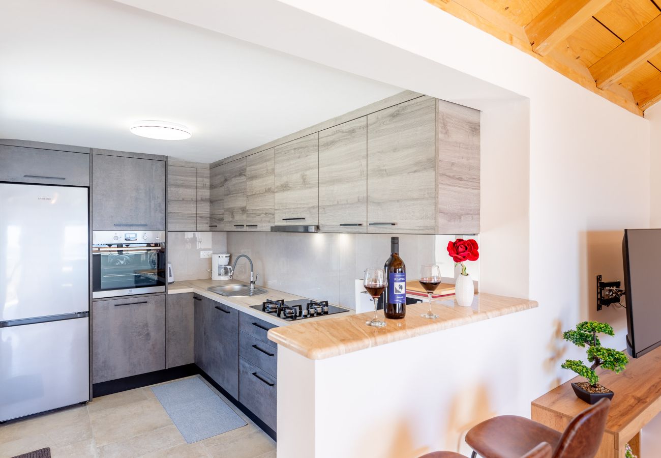 House in Ražanac - Holiday Home Fortica with Sea View