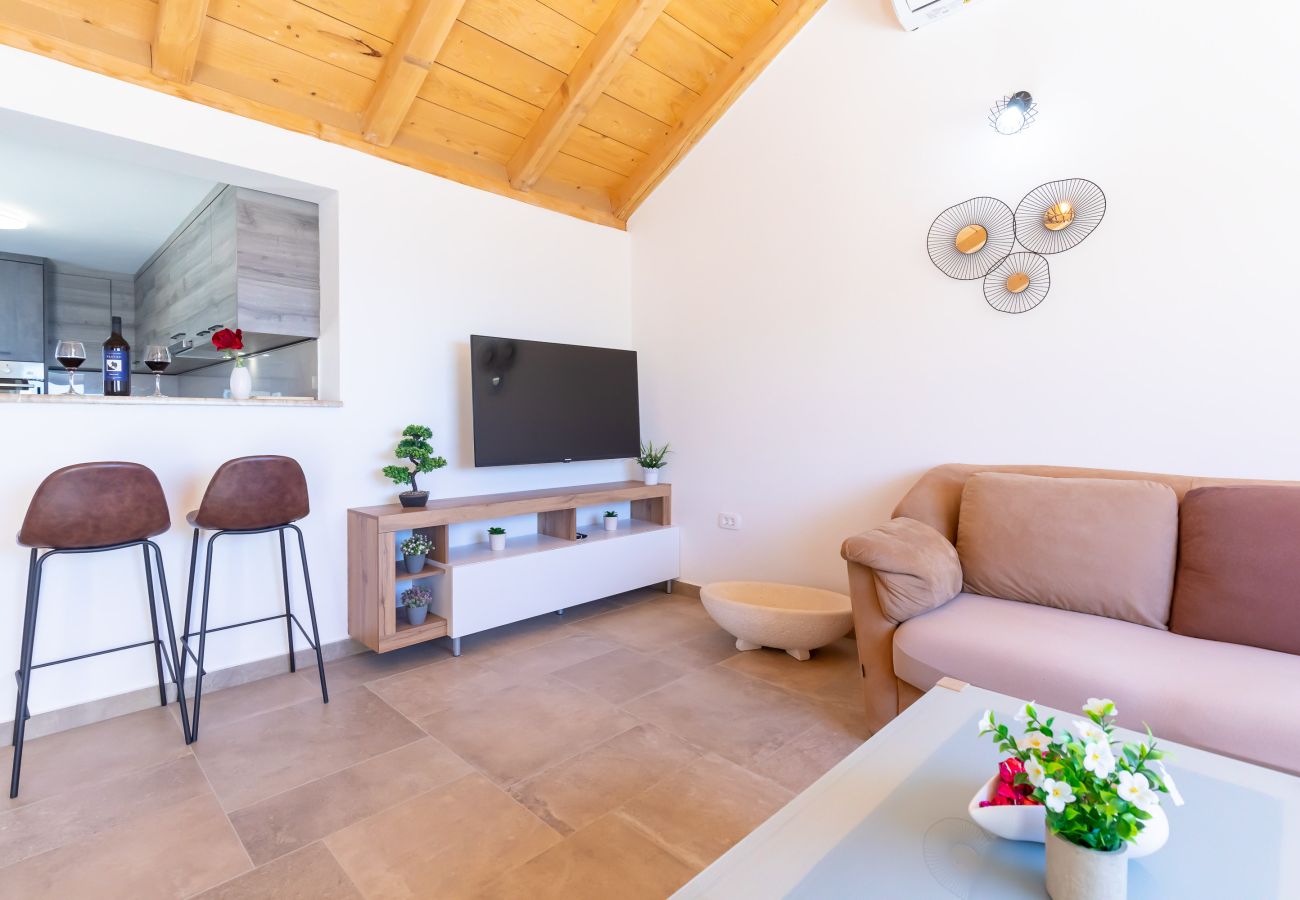 House in Ražanac - Holiday Home Fortica with Sea View