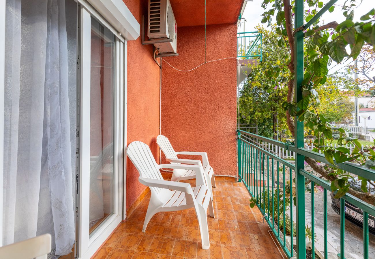 Rent by room in Starigrad - Room Tinka No.1 near the beach