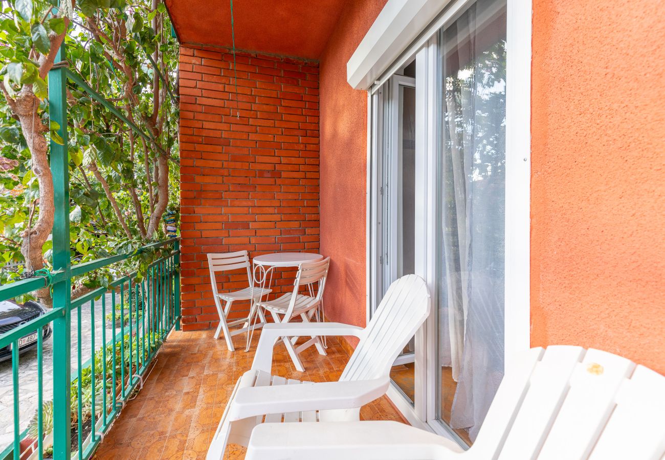 Rent by room in Starigrad - Room Tinka No.1 near the beach