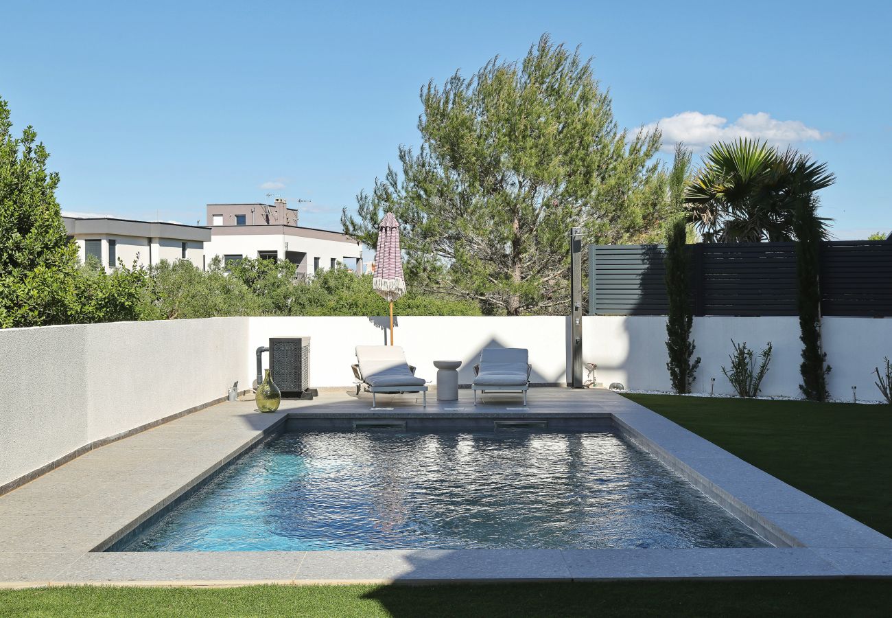 Apartment in Nin - Apartment RoBell with Private Pool