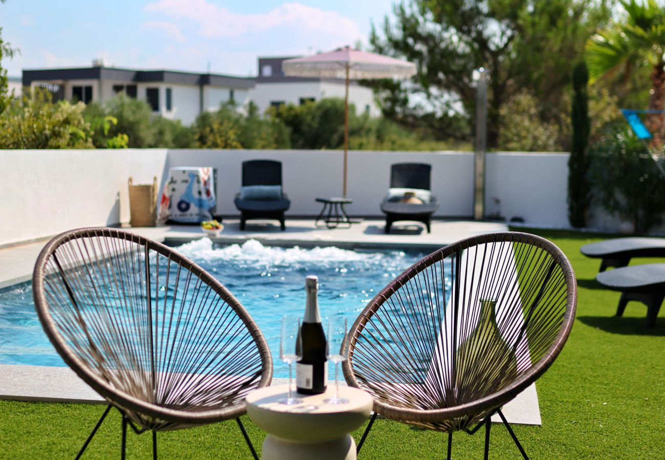 Apartment in Nin - Apartment RoBell with Private Pool