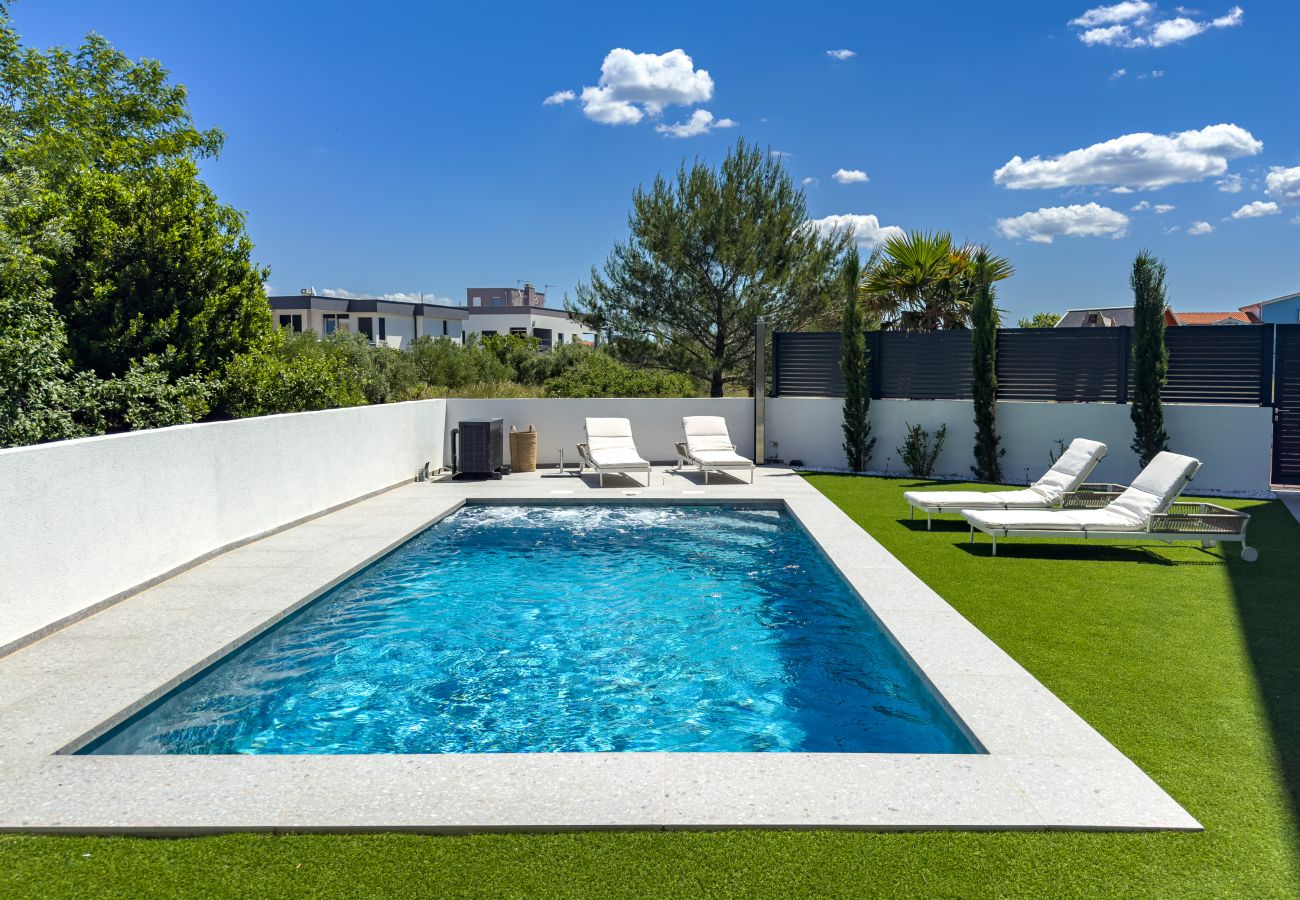 Apartment in Nin - Apartment RoBell with Private Pool
