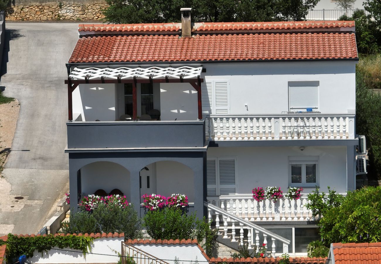 Apartment in Maslenica - Apartment Simaruna with Sea View