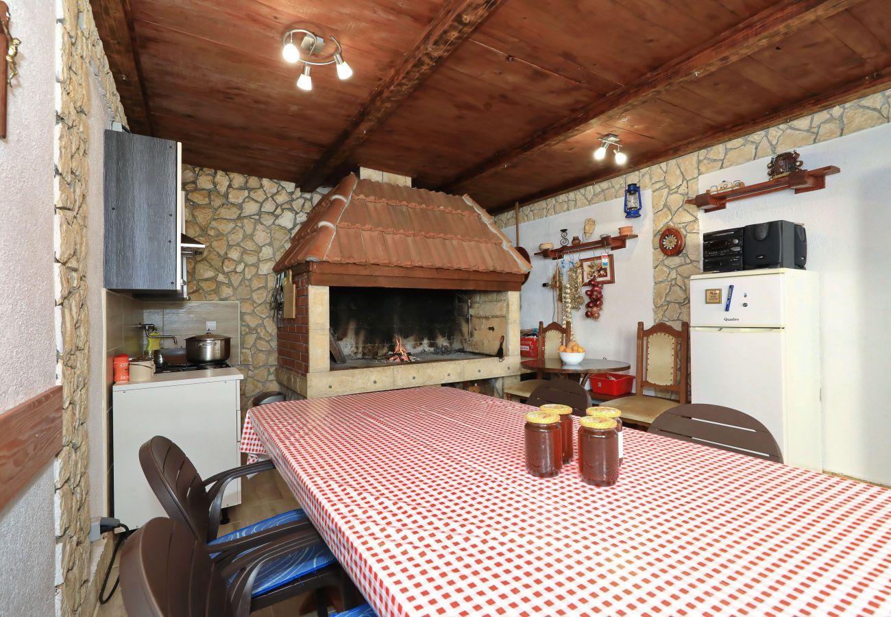 Apartment in Maslenica - Apartment Simaruna with Sea View