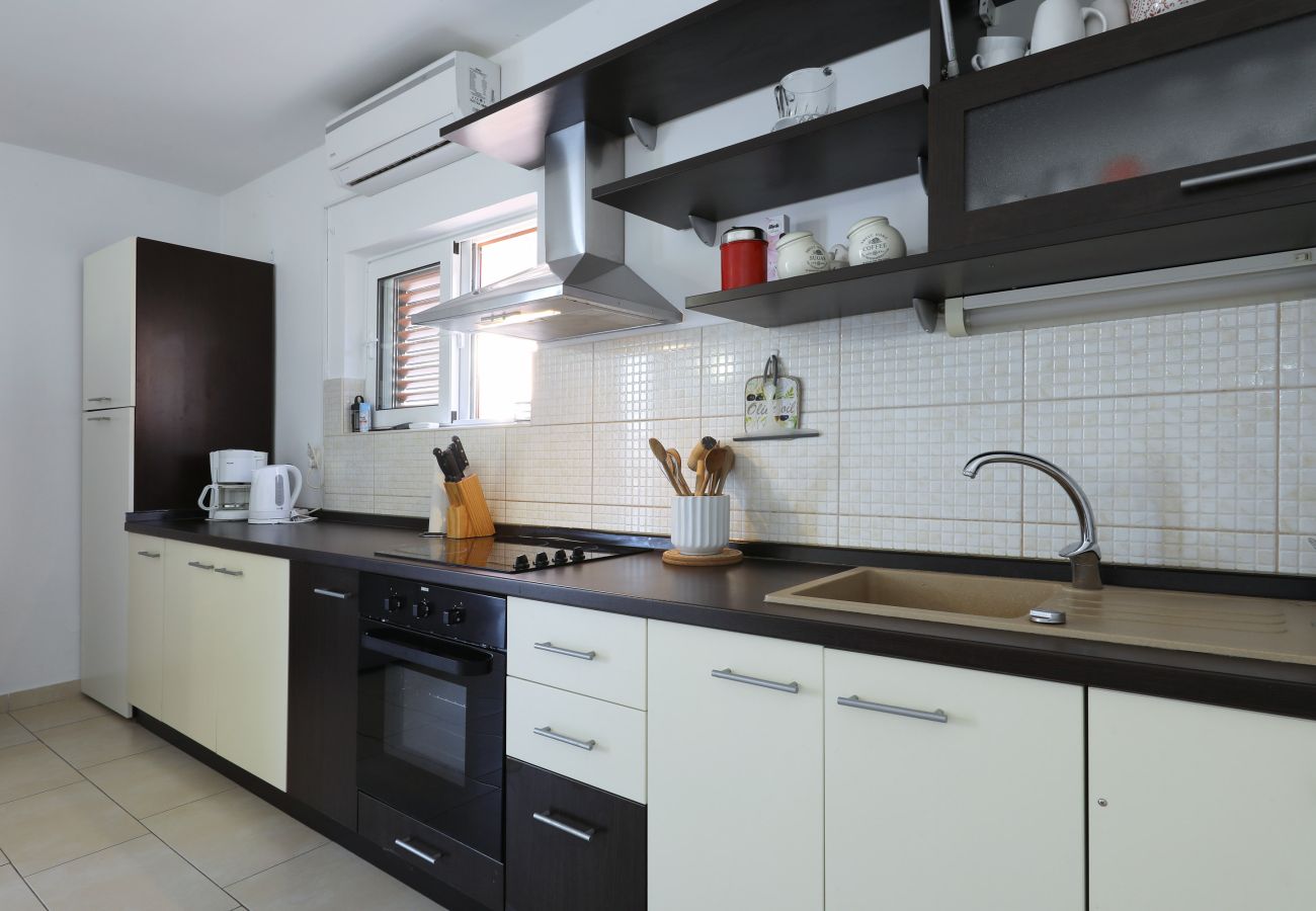House in Polaca - Holiday Home Polaca with Pool