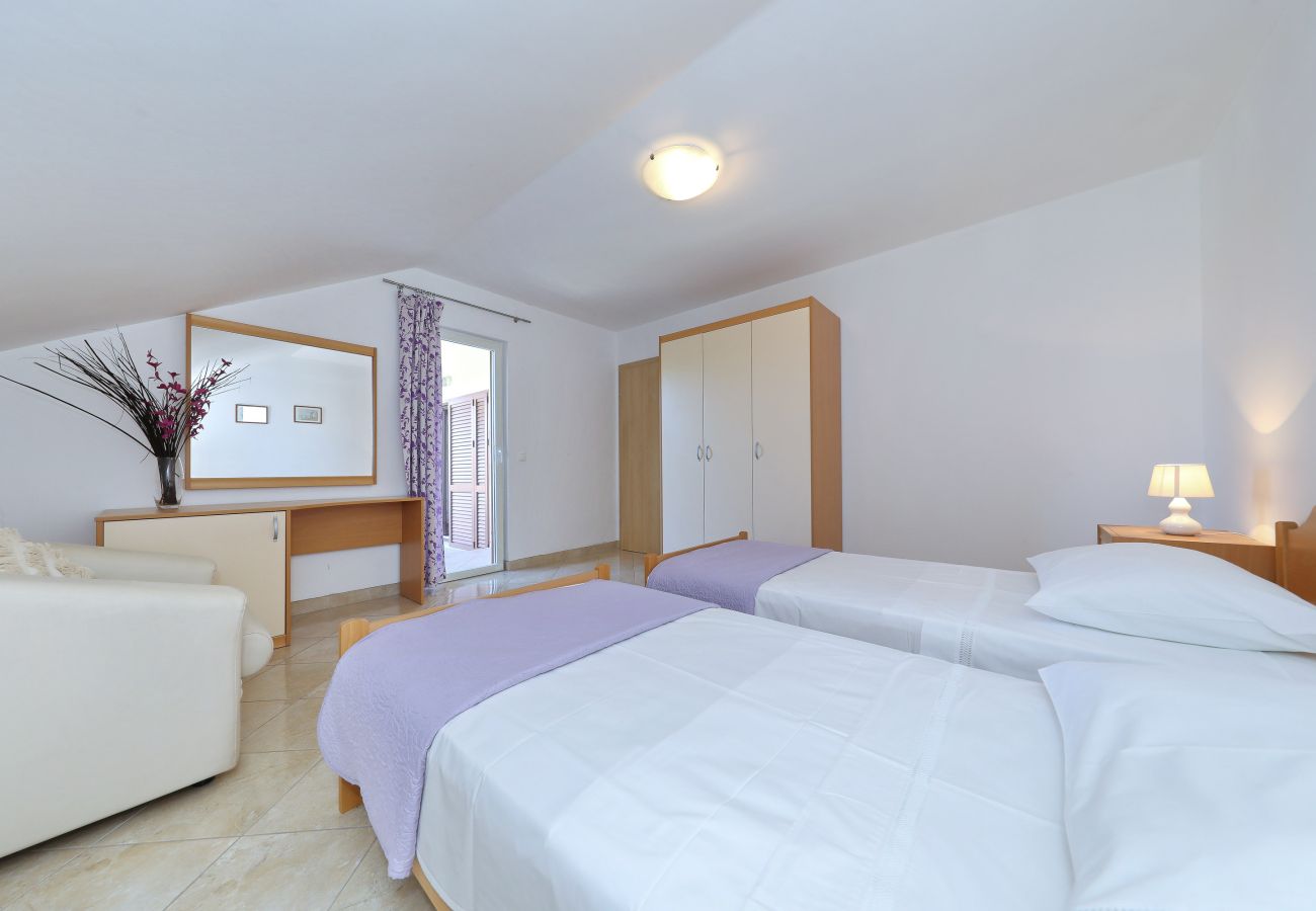House in Polaca - Holiday Home Polaca with Pool