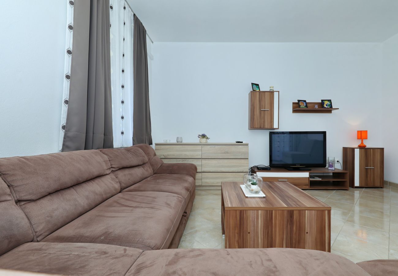 House in Polaca - Holiday Home Polaca with Pool