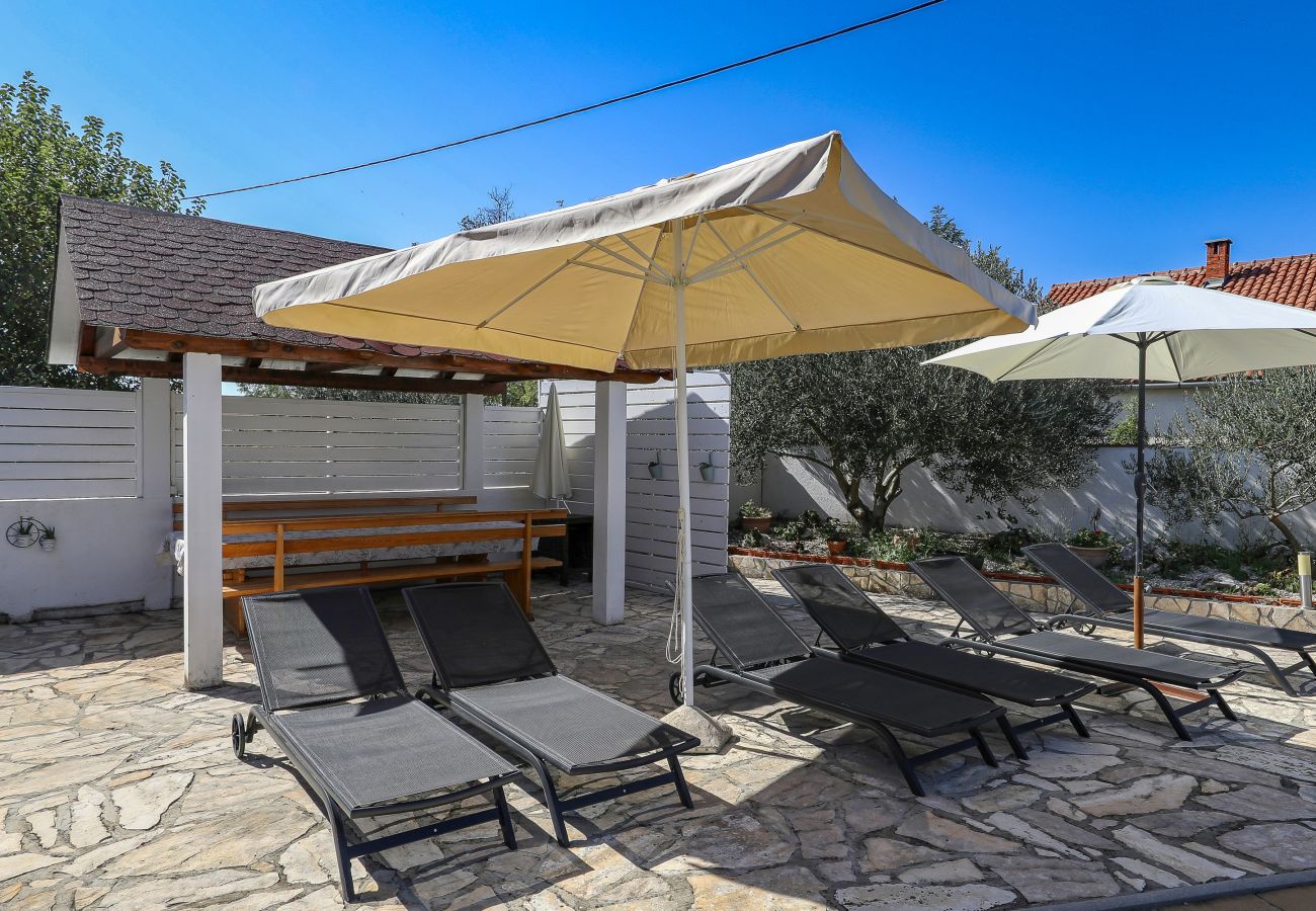 House in Polaca - Holiday Home Polaca with Pool