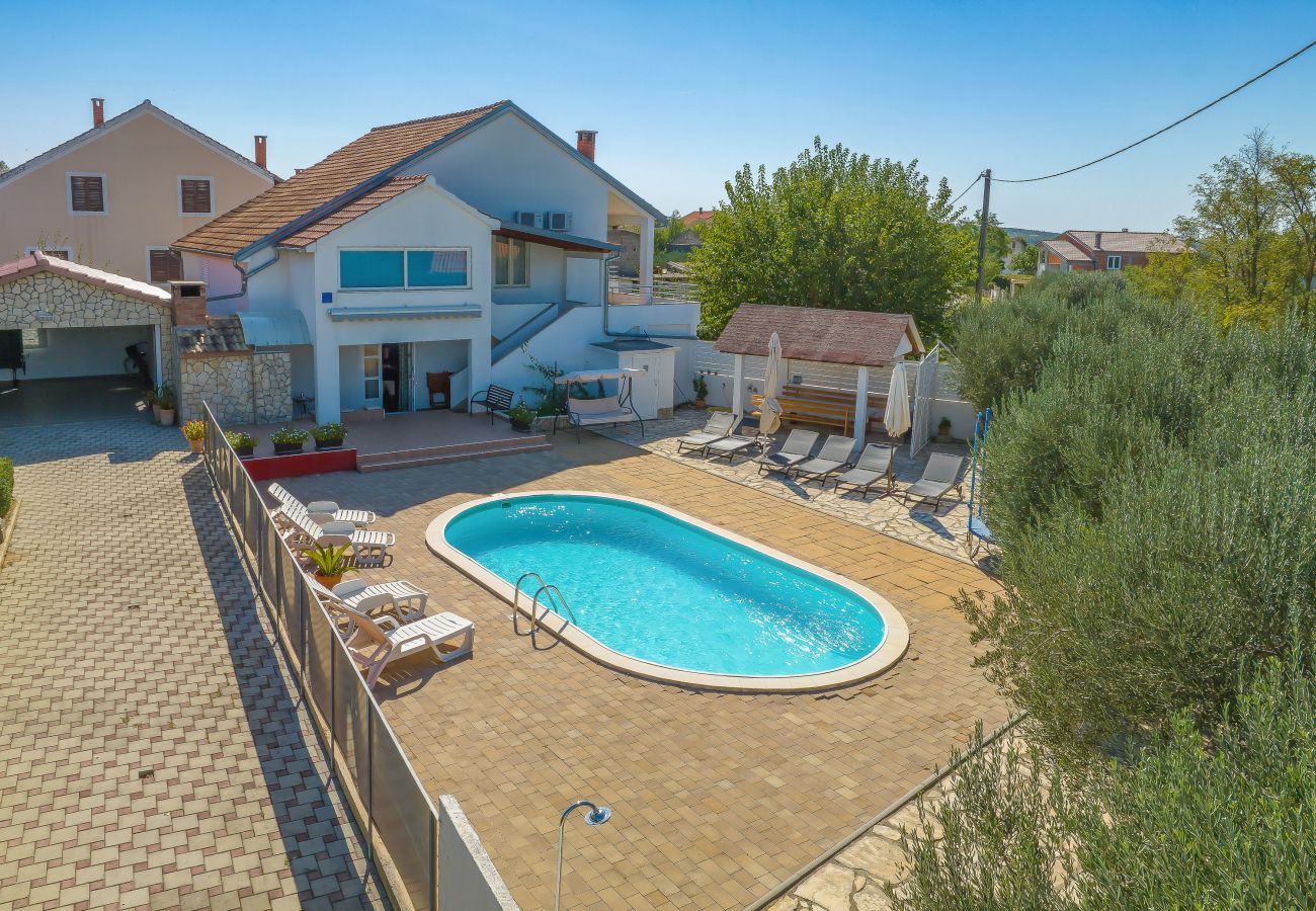 House in Polaca - Holiday Home Polaca with Pool