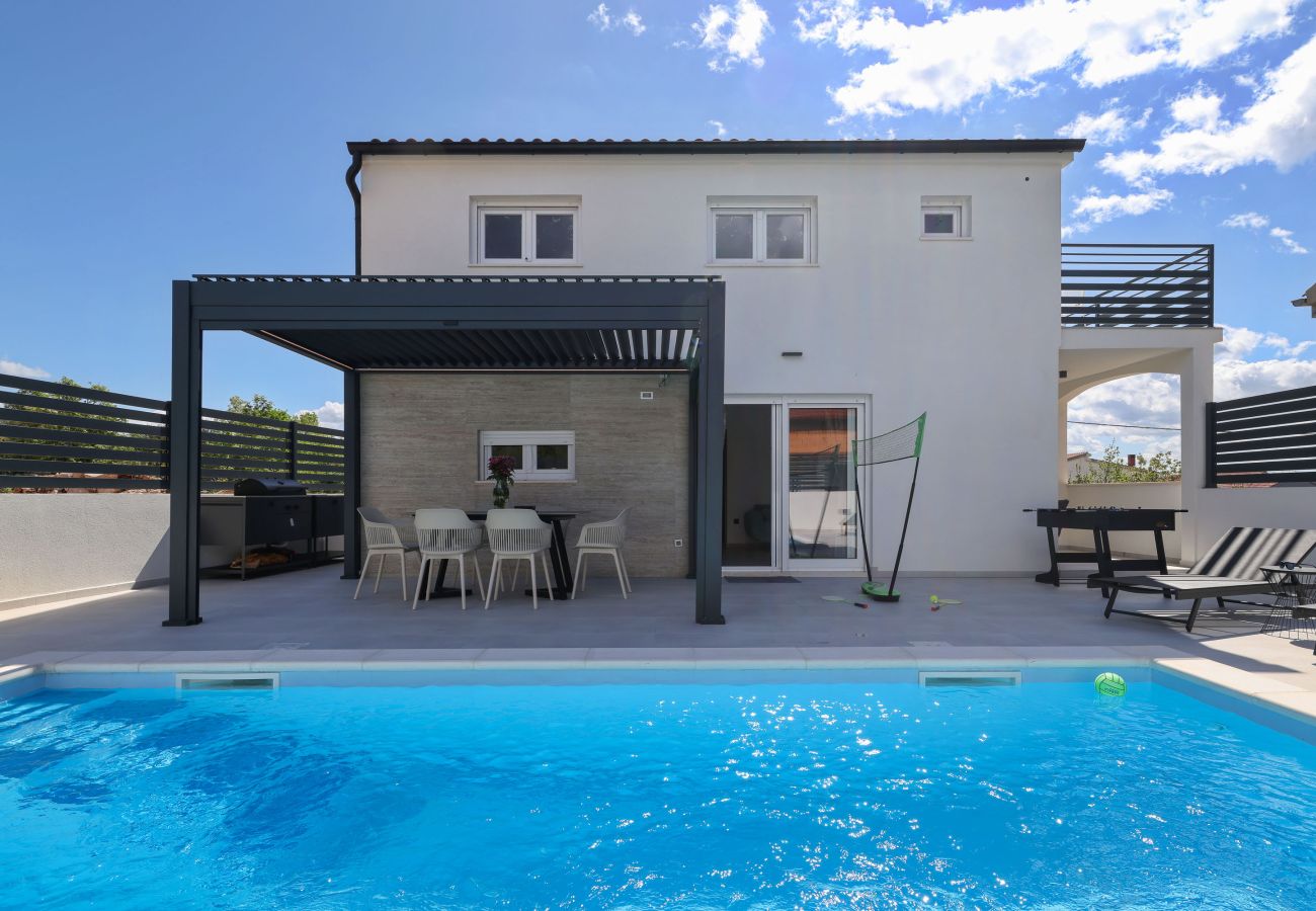 Apartment in Maslenica - Apartment Kala with Heated Private Pool