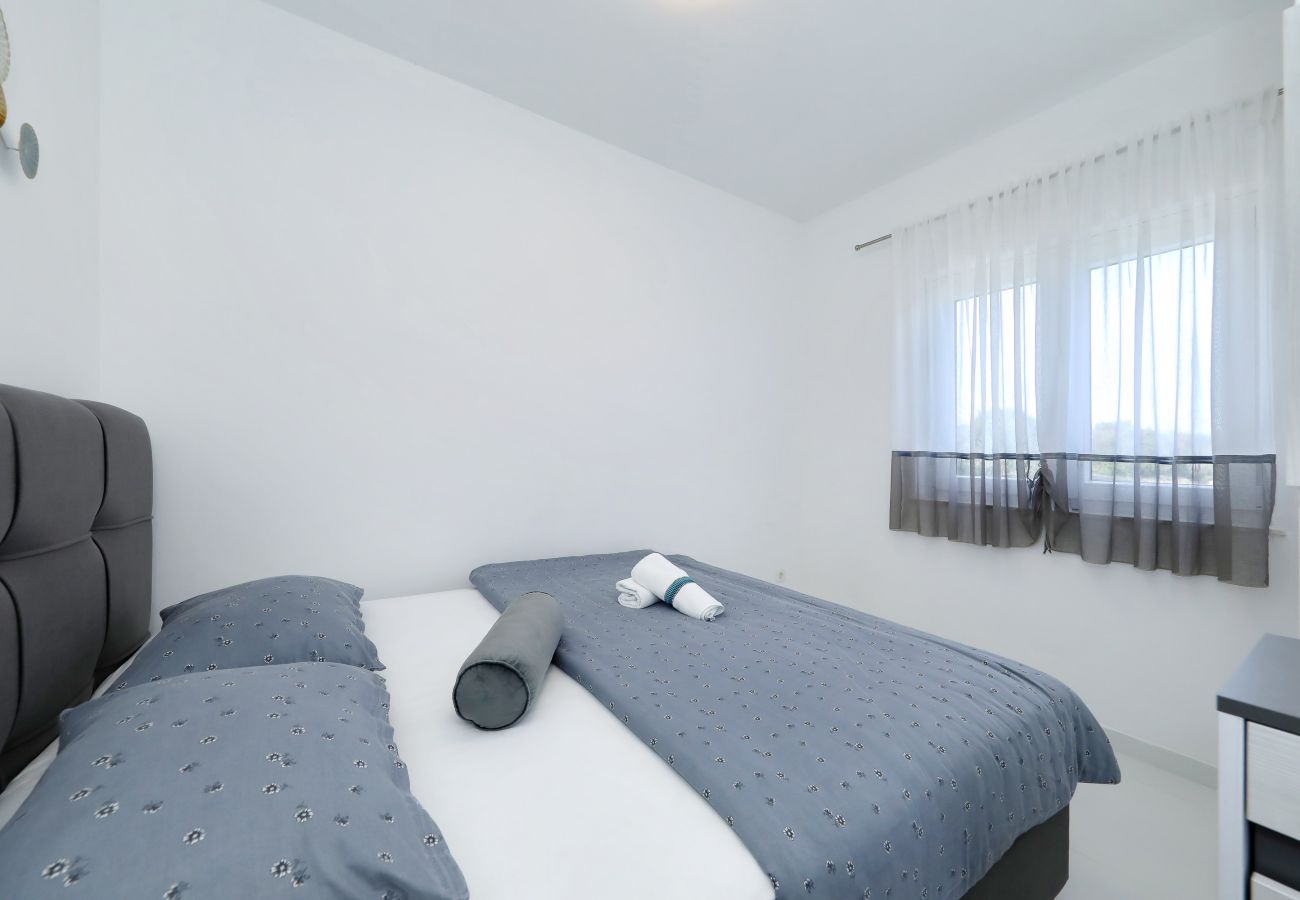 House in Dobropoljana - Holiday Home Orchid Stay with Pool