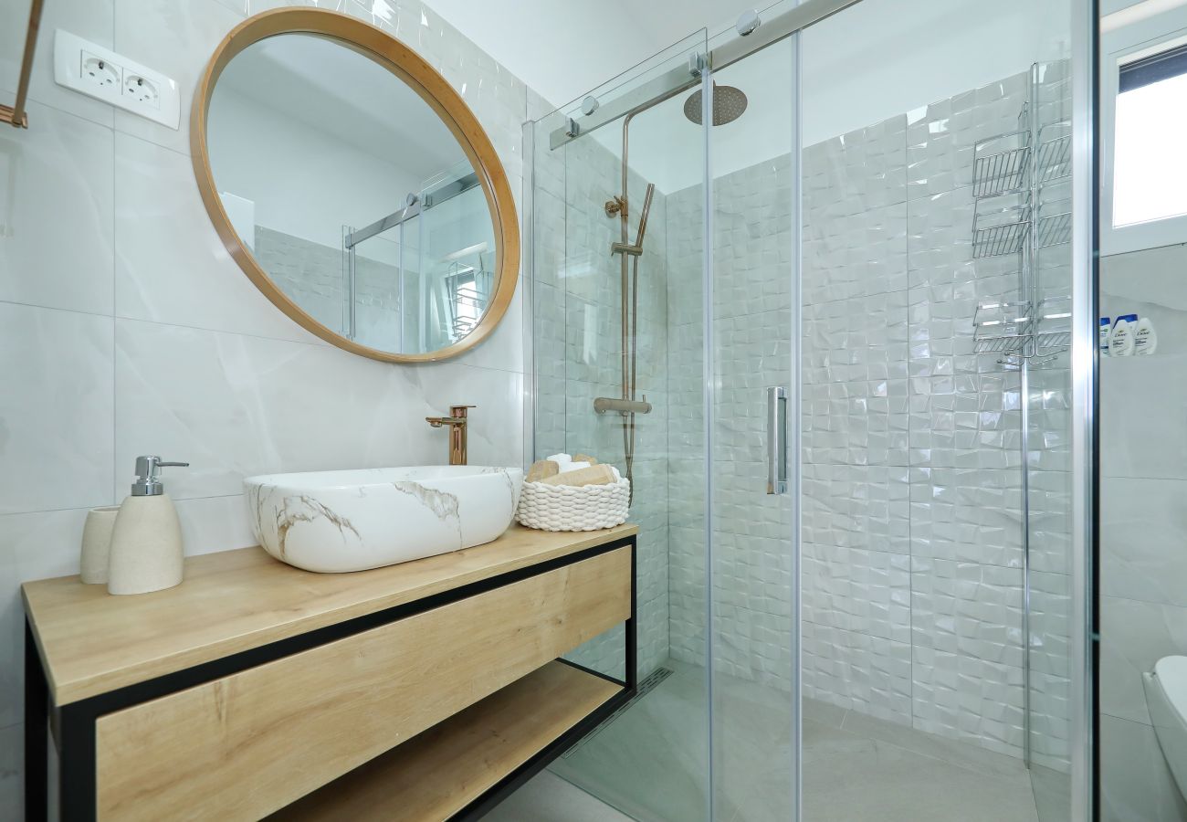 House in Dobropoljana - Holiday Home Orchid Stay with Pool
