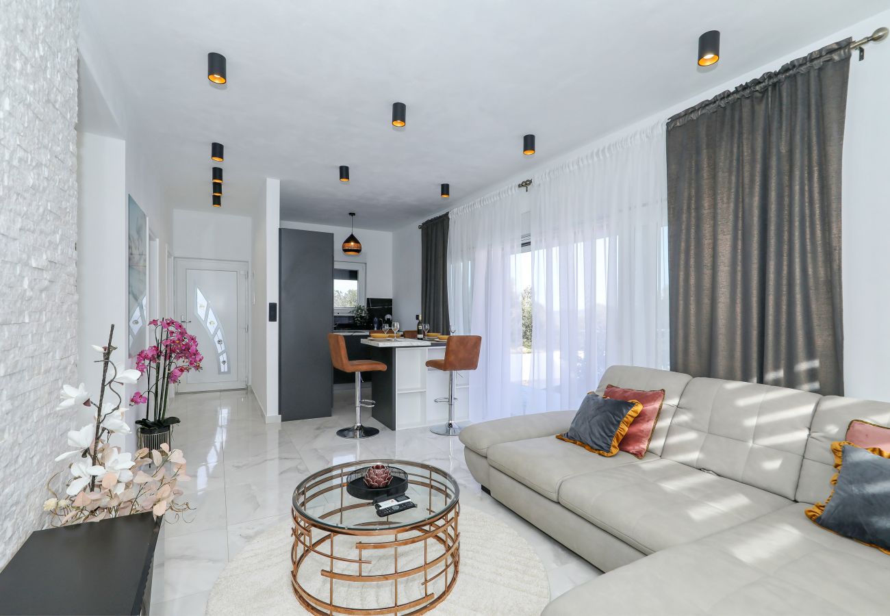 House in Dobropoljana - Holiday Home Orchid Stay with Pool