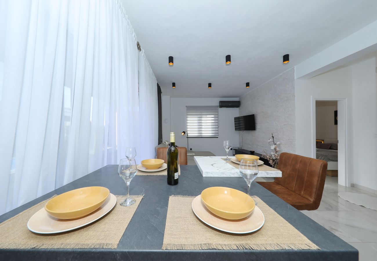 House in Dobropoljana - Holiday Home Orchid Stay with Pool