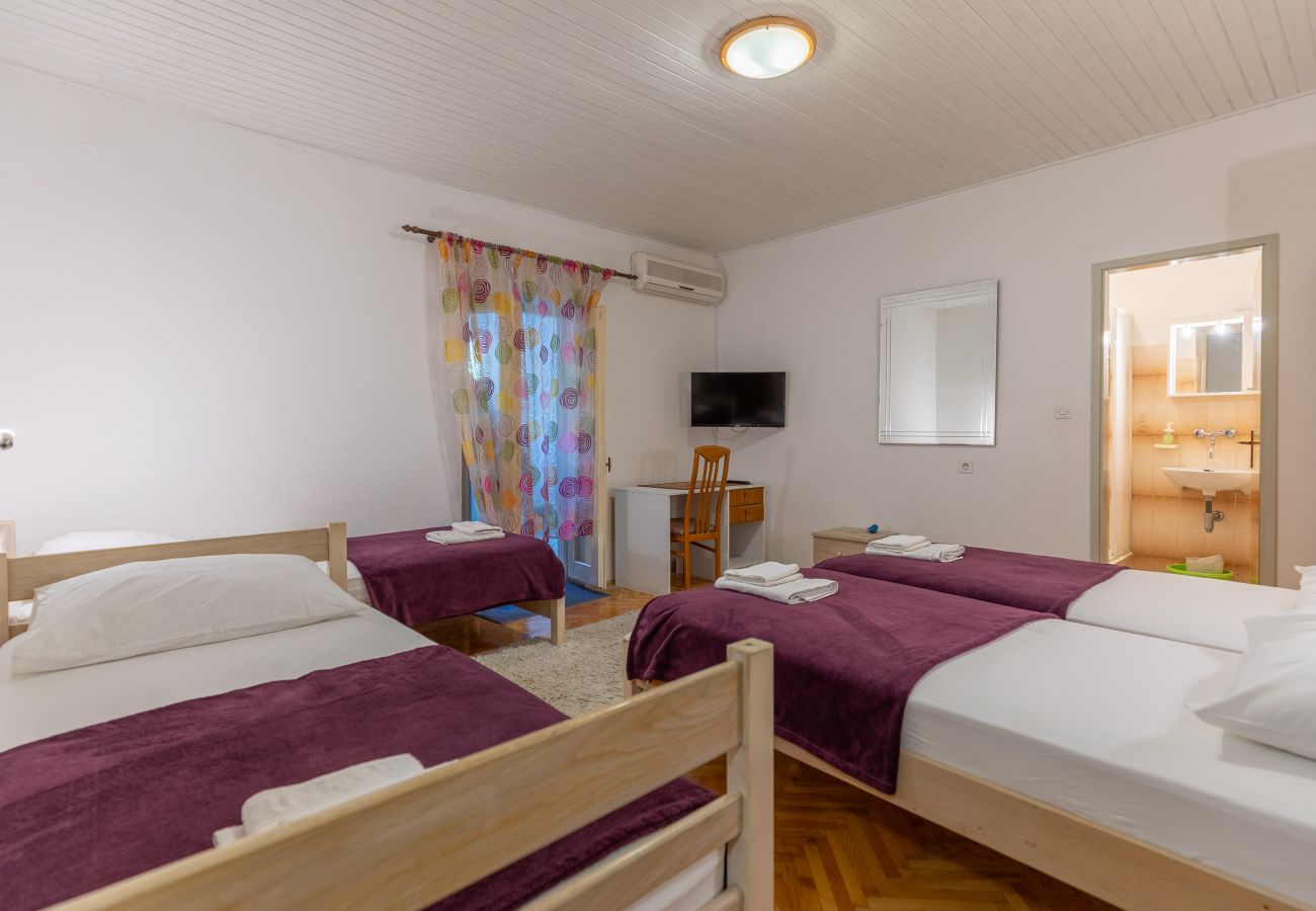Apartment in Starigrad - Apartment Tinka No.7 near the beach