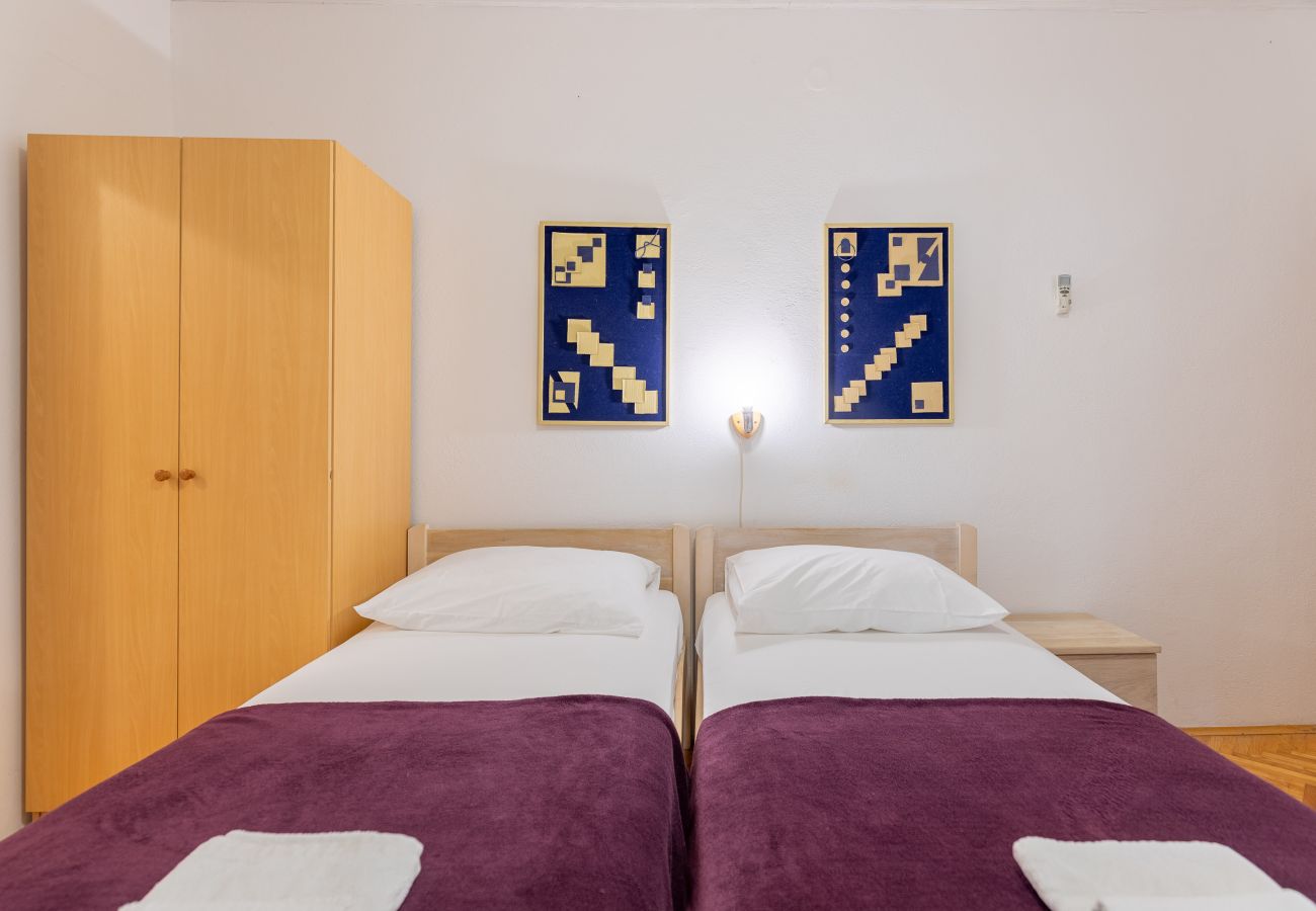 Apartment in Starigrad - Apartment Tinka No.7 near the beach