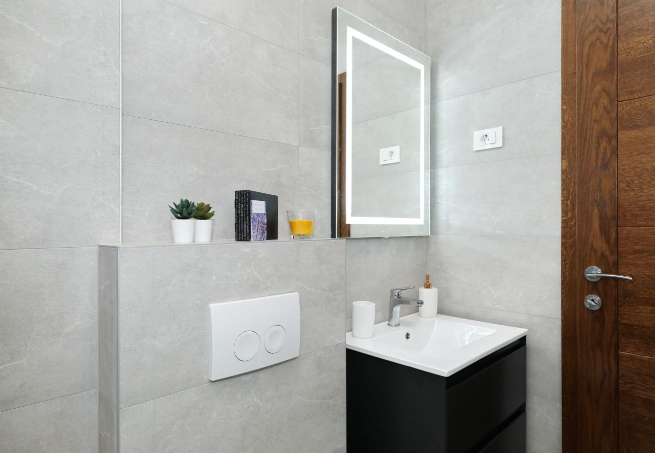 House in Lovinac - Holiday Home Demare with Heated Pool