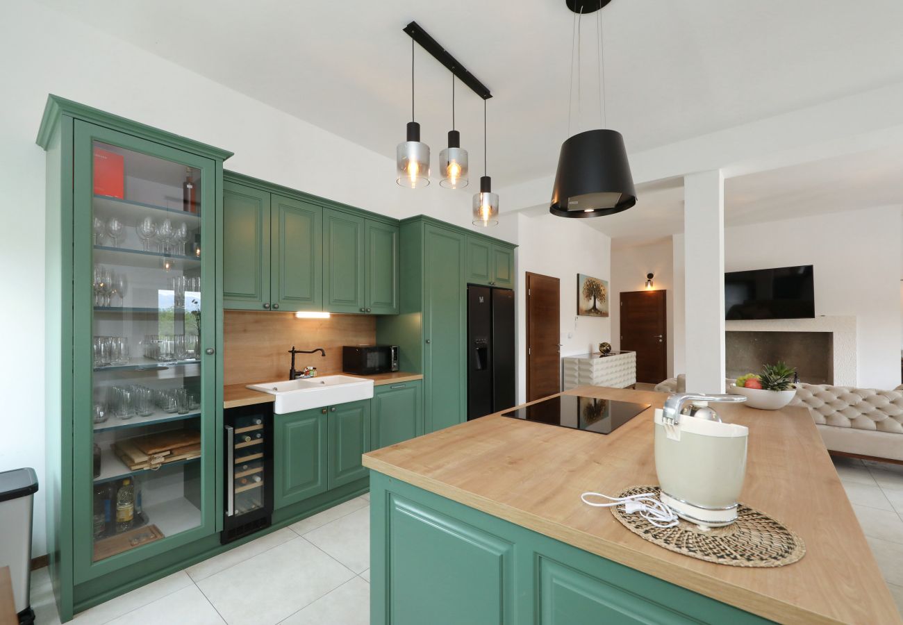 House in Lovinac - Holiday Home Demare with Heated Pool