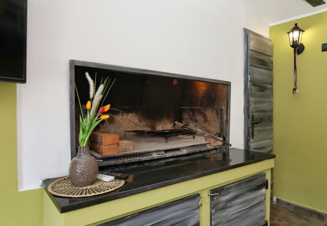 House in Lovinac - Holiday Home Demare with Heated Pool