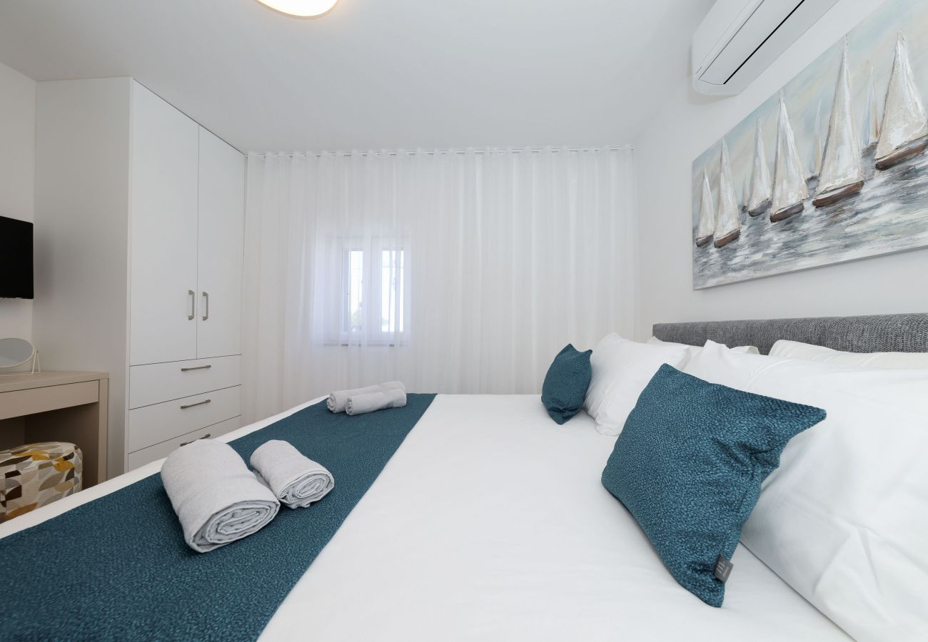 House in Vrsi -  Holiday Home Luca with Pool and Terrace