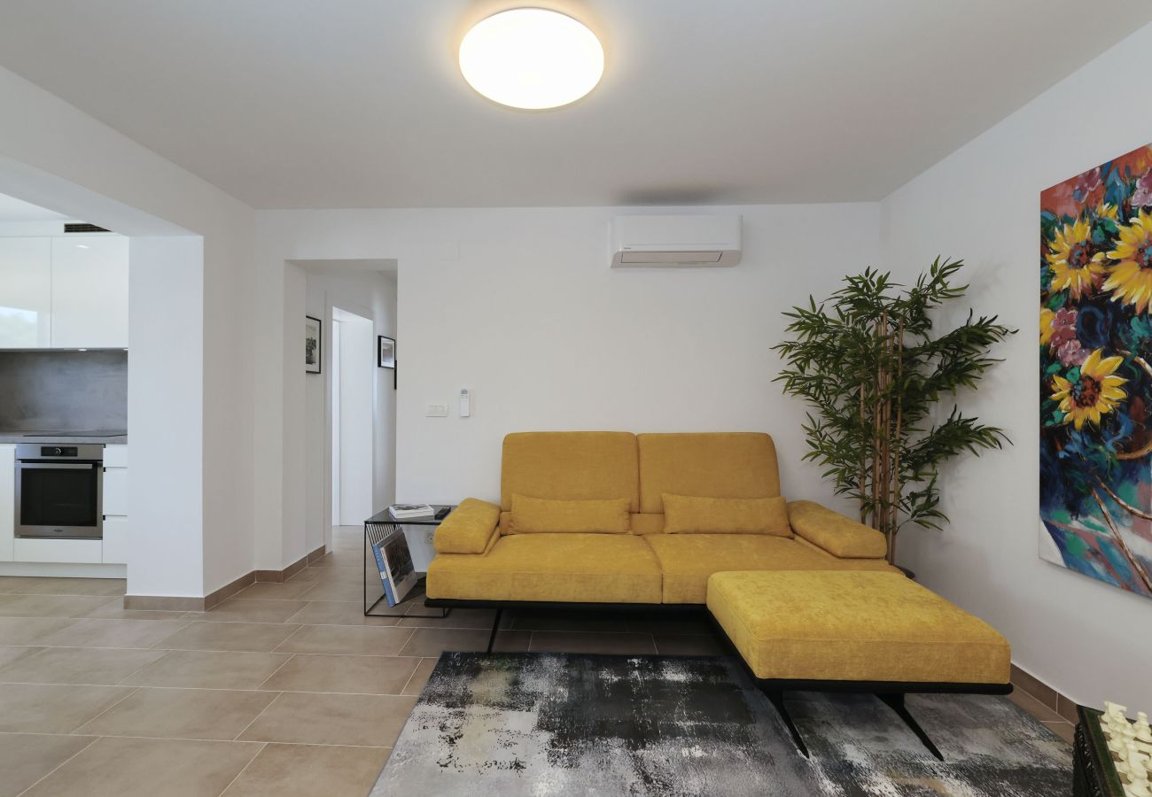 House in Vrsi -  Holiday Home Luca with Pool and Terrace