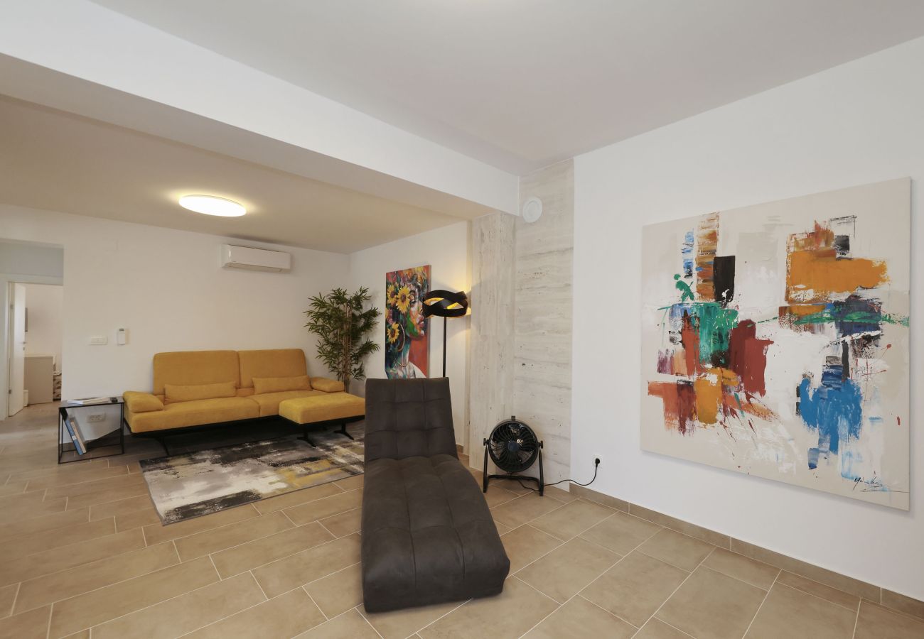 House in Vrsi -  Holiday Home Luca with Pool and Terrace