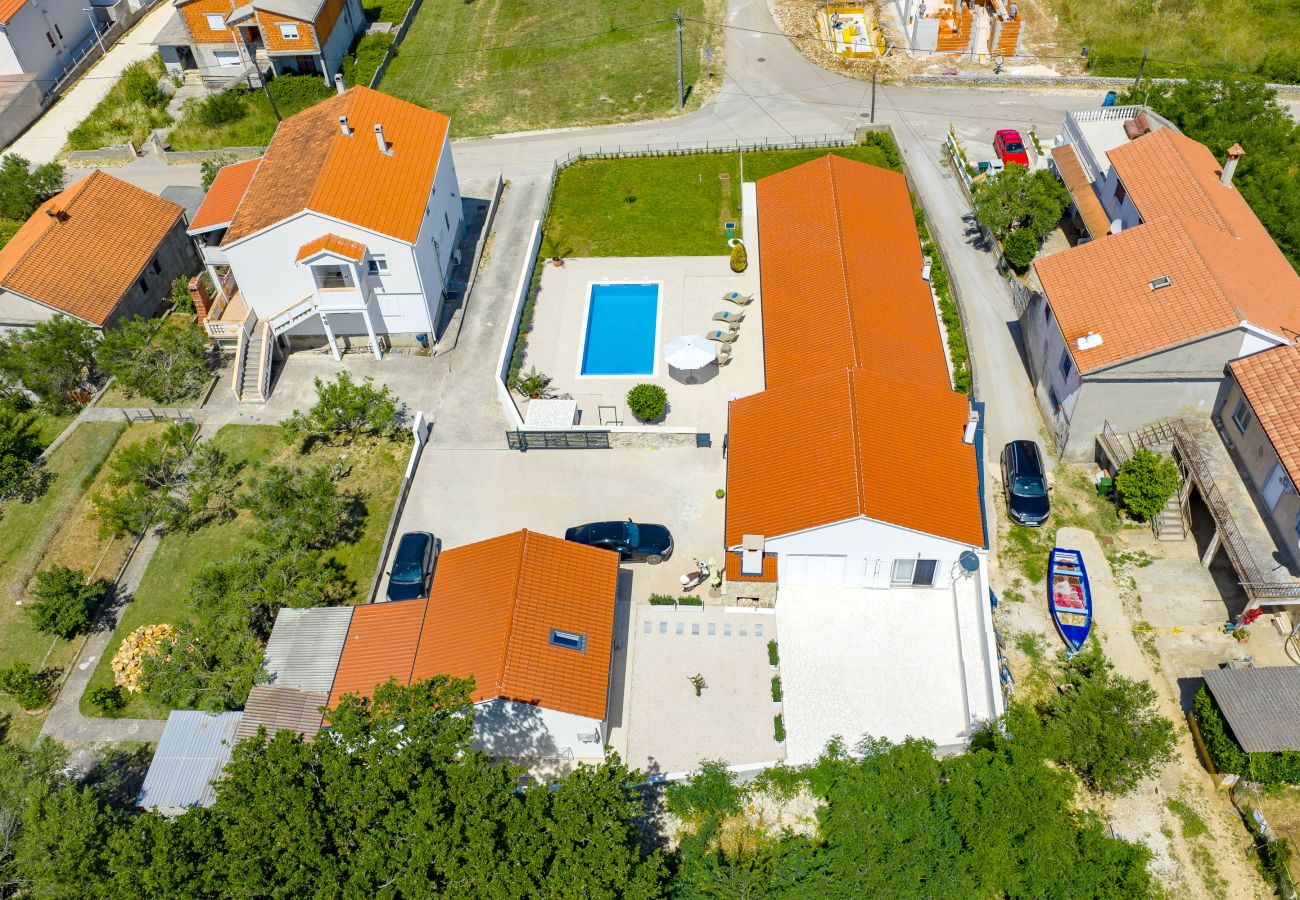 House in Vrsi -  Holiday Home Luca with Pool and Terrace