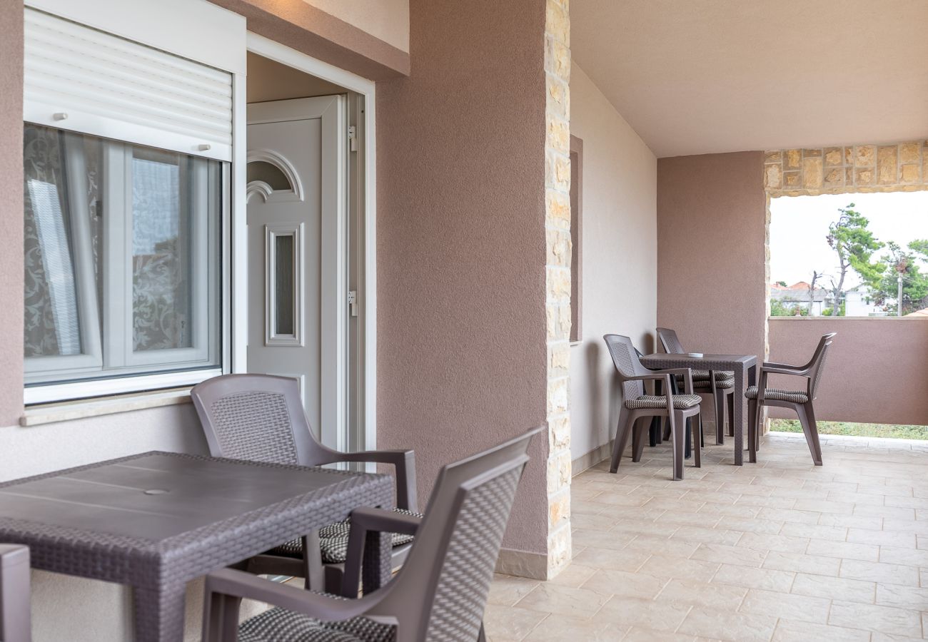 Apartment in Vir - Apartment Bojo No 1 near the Beach