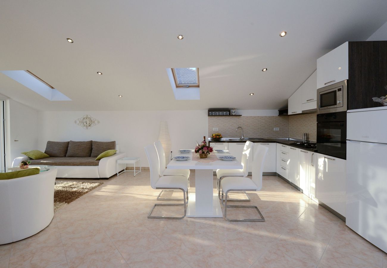 Apartment in Zadar - Apartment Marinko No.1 near SC Višnjik