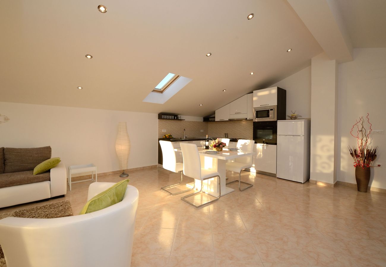 Apartment in Zadar - Apartment Marinko No.1 near SC Višnjik