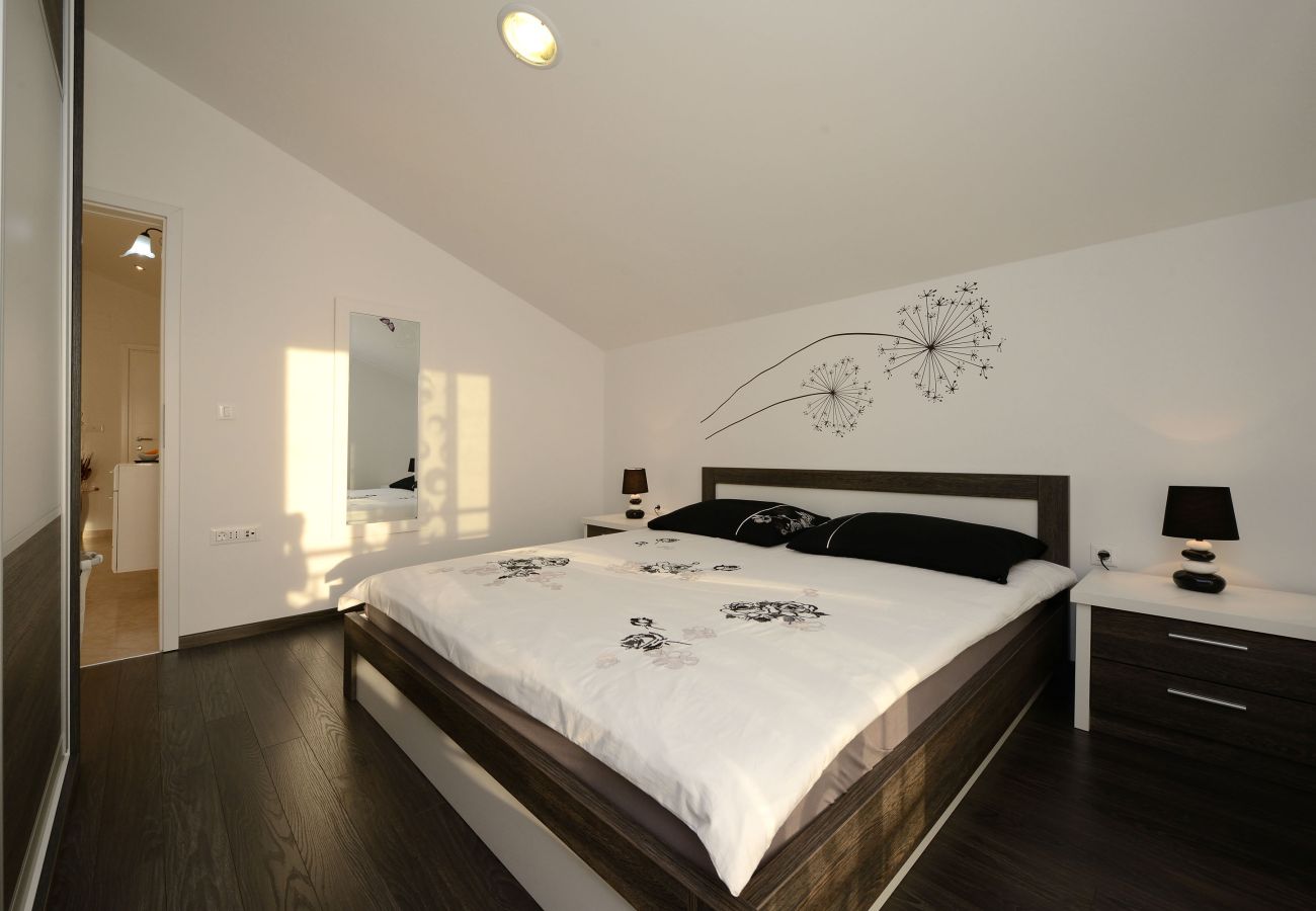 Apartment in Zadar - Apartment Marinko No.1 near SC Višnjik